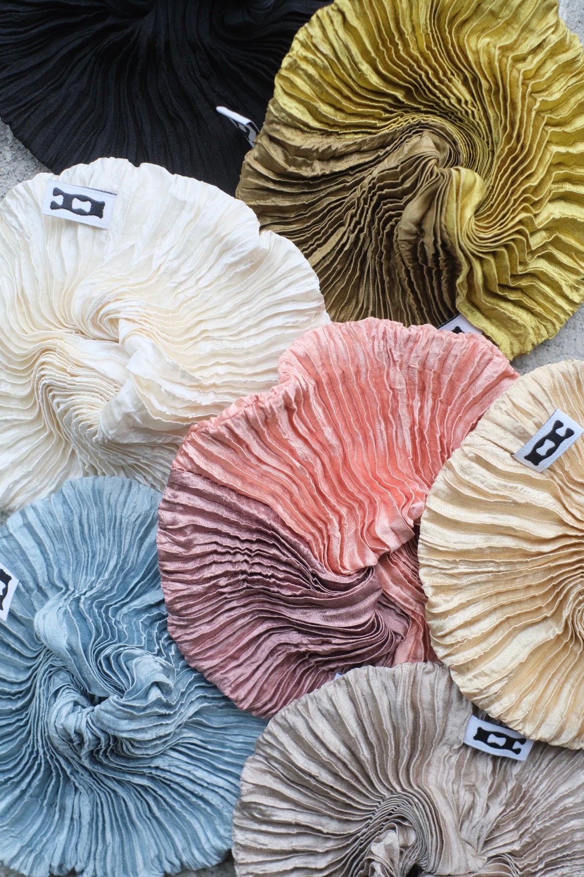 【限定値下げ中】AZUR ブラウン シュシュ AZUR】Scrunchie Black – CABANON