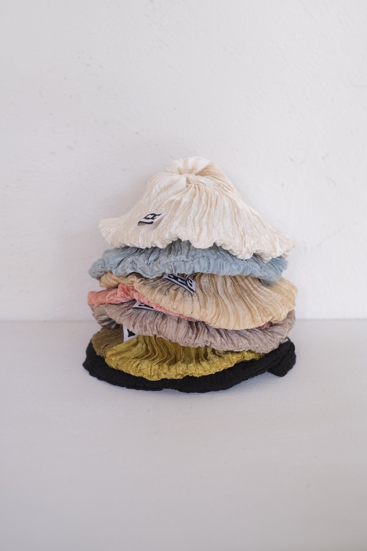 AZUR】Scrunchie Black – CABANON